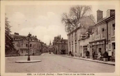 Ak La Flèche Sarthe, Place Thiers, Rue de l'Hotel de Ville