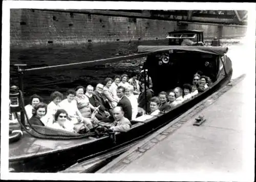 Foto Ak Hamburg, Boot auf der Alster, Passagiere, 1963