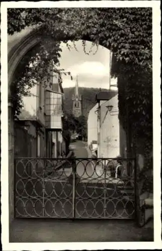 Ak Bad Bertrich an der Mosel Eifel, Blick vom Kurgarten, Katholische Kirche