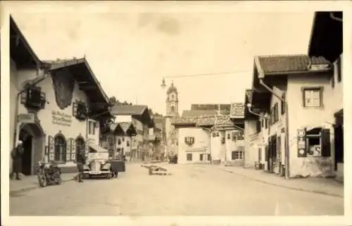 Foto Ak Mittenwald in Oberbayern, Straßenpartie