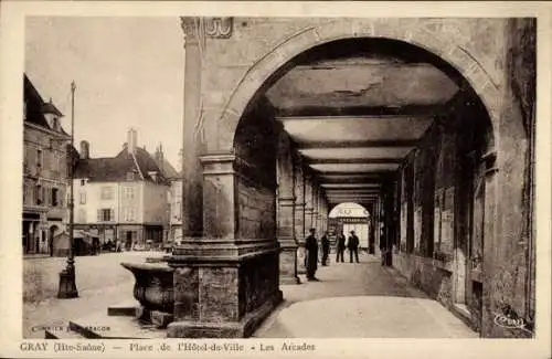 Ak Gray Haute Saône, Place de l'Hotel-de-Ville, Les Arcades