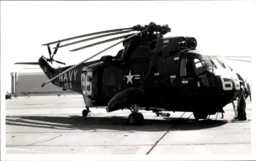 Foto Amerikanisches Militärflugzeug, Hubschrauber Nr. 66, US Navy