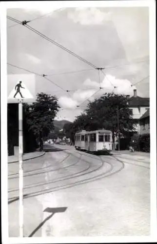 Foto einer Straßenbahn in Fahrt