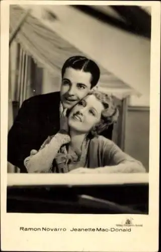 Ak Schauspielerin Jeannette MacDonald, Schauspieler Ramon Novarro, Filmszene