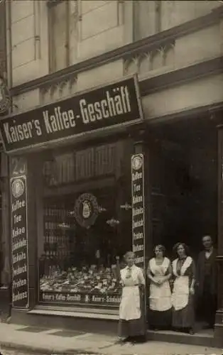 Foto Ak München, Kaiser's-Kaffee-Geschäft, Schaufenster, Verkäuferinnen, Inhaber