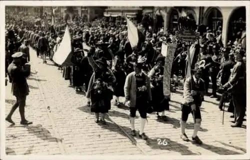 Foto Ak Nürnberg in Mittelfranken, Fest, Festzug, Menschen in Volkstracht