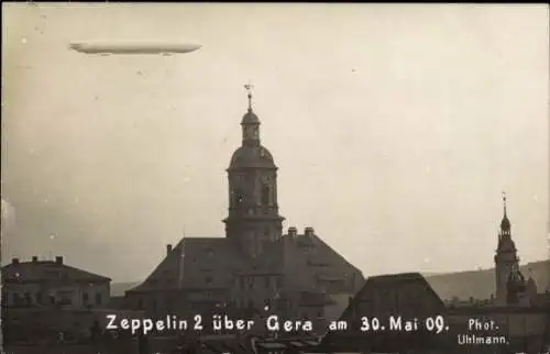 Foto Ak Gera in Thüringen, Zeppelin 2 über der Stadt, 30. Mai 1909