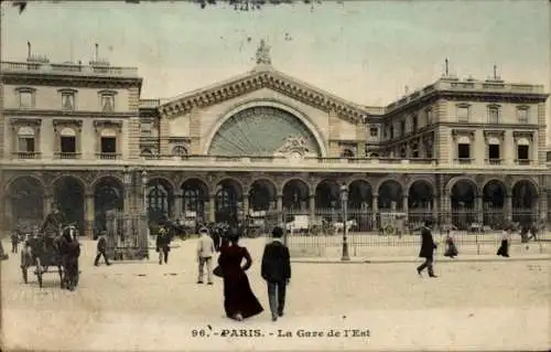 Ak Paris X, Gare de l’Est, Eingang, Passanten