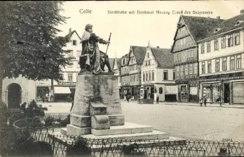 Ak Celle in Niedersachsen, Stechbahn, Denkmal Herzog Ernst der Bekenner, Geschäft Gustav Thiele