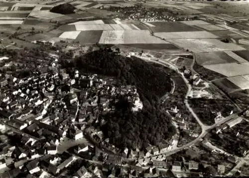 Ak Gudensberg in Hessen, Gesamtansicht, Fliegeraufnahme