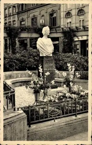 Ak Arlon Aarlen Wallonien Luxemburg, Square Astrid, Statue von Königin Astrid