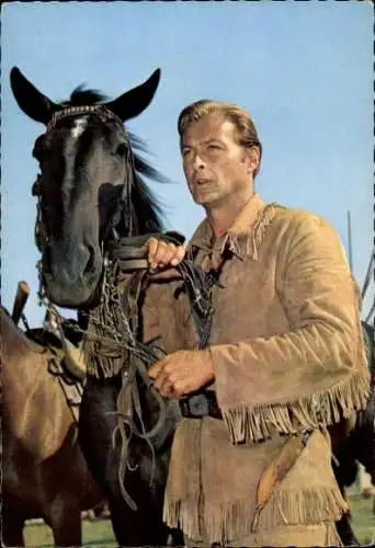 Ak Schauspieler Lex Barker, Portrait als Old Shatterhand mit einem Pferd, Winnetou II. Teil