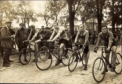 Foto Radfahrer, Fahrräder, Sport-Photos Ernst Schuppe, Berlin, Waldstraße 8