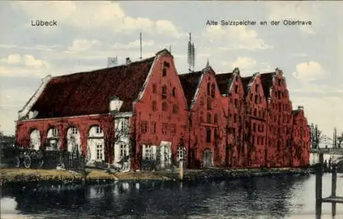 Ak Hansestadt Lübeck, Alte Salzspeicher an der Obertrave