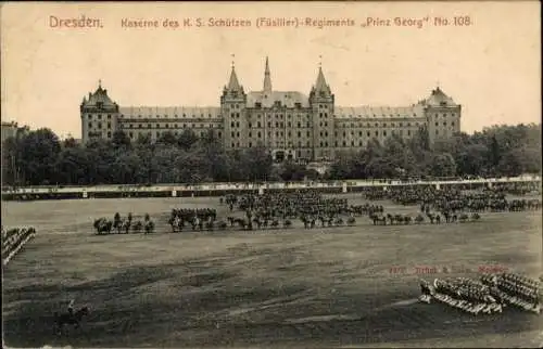 Ak Dresden Neustadt, Kaserne des K.S. Schützen (Füsilier)-Regiments Prinz Georg No. 108, Soldaten