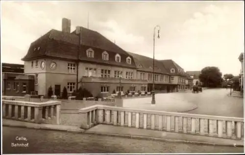 Ak Celle in Niedersachsen, Bahnhof, Straßenseite