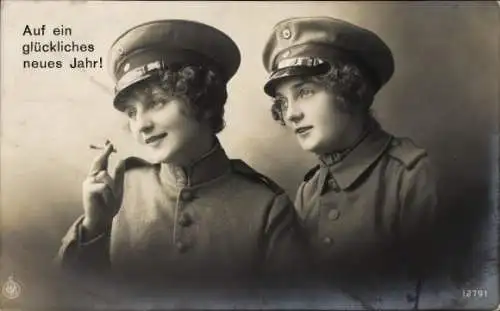 Ak Glückwunsch Neujahr, Zwei Frauen in Militär-Uniform, NPG 12191