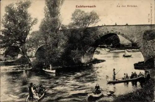 Ak Echternach Luxemburg, Brücke, Ruderboote