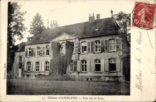 Ak Amblans Haute-Saône, Chateau, Vue sur la Cour