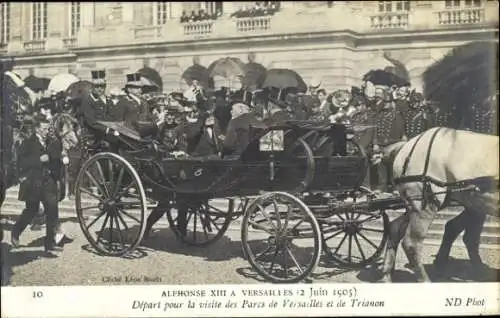 Ak Versailles Yvelines, König Alfons XIII. von Spanien zu Besuch 1905, Kutsche, Abfahrt