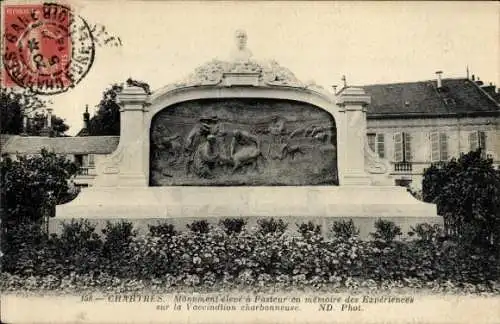 Ak Chartres Eure et Loir, Monument eleve a Pasteur en memoire des Experiences sur la Vaccindtion