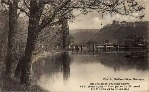 Ak Besançon les Bains Doubs, Vue prise de Micaud, Le Doubs et la Citadelle