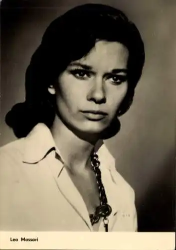 Ak Schauspielerin Lea Massari, Portrait