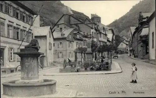 Ak Caub Kaub am Rhein, Marktplatz, Brunnen