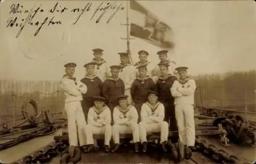 Foto Ak Deutsche Marinesoldaten in Uniformen, Kaiserliche Marine