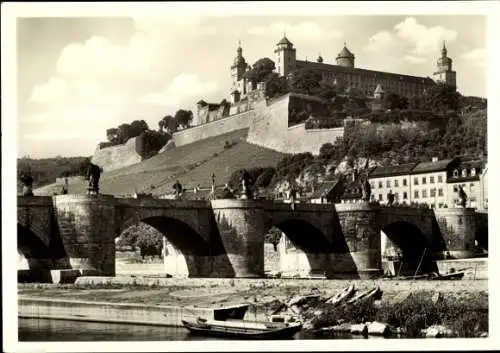 Ak Würzburg am Main Unterfranken, Festung Marienberg, alte Mainbrücke