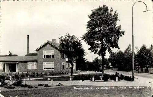 Ak Sprong Capelle Nordbrabant Niederlande, Julianalaan mit Groene Kruisgebouw