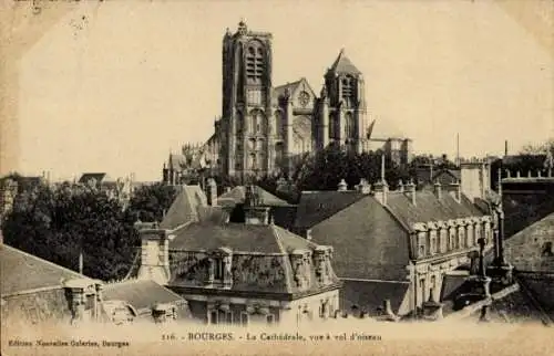 Ak Bourges Cher, Cathedrale, vue a vol d'oiseau