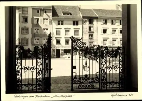 Foto Ak Bad Säckingen am Hochrhein, Münsterplatz