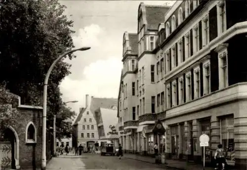 Ak Bitterfeld in Sachsen Anhalt, Walther-Rathenau-Straße, Geschäfte