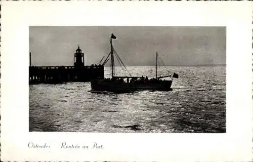 Ak Oostende Ostende Westflandern, Schiff in der Hafeneinfahrt