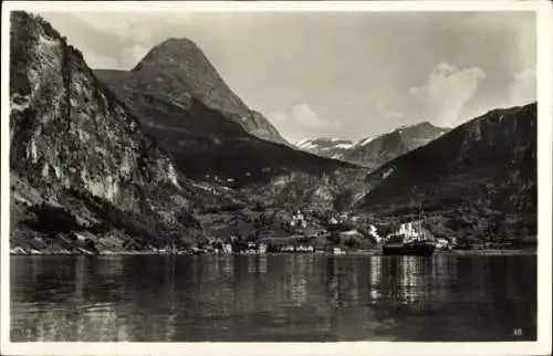 Ak Geiranger Norwegen, Ort mit Umgebung, Dampfer