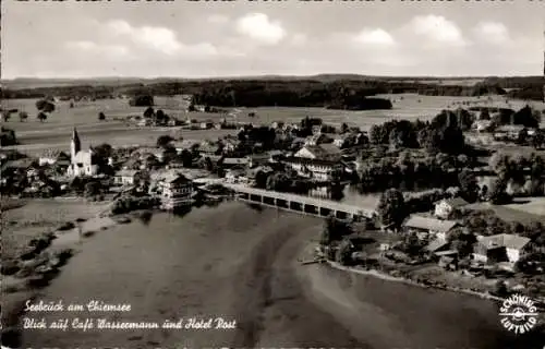 Ak Seebruck am Chiemsee Oberbayern, Cafe Wassermann, Hotel Post, Fliegeraufnahme