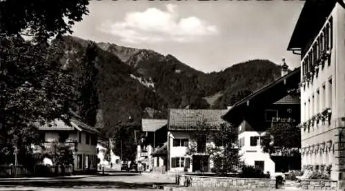 Ak Lenggries in Oberbayern, Teilansicht, Straßenpartie