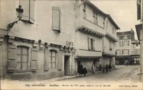 Ak Ruffec Charente, Rue du Marche