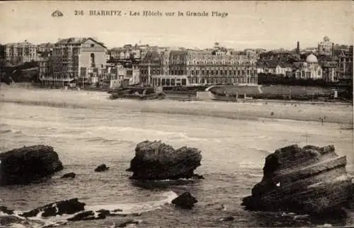 Ak Biarritz Pyrénées Atlantiques, Hotels am Strand