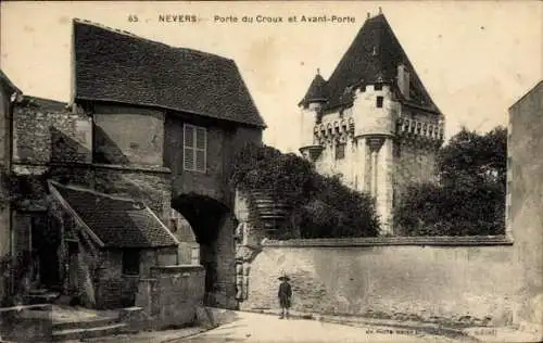 Ak Nevers Nièvre, Porte du Croux, Avant-Porte