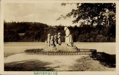 Ak Česká Skalice Böhmisch Skalitz Reg. Königgrätz, Zamek Ratiborice, großes Denkmal