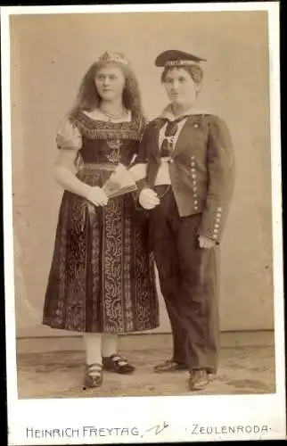 Kabinett Foto Zwei Frauen in Faschingskostümen, Portrait