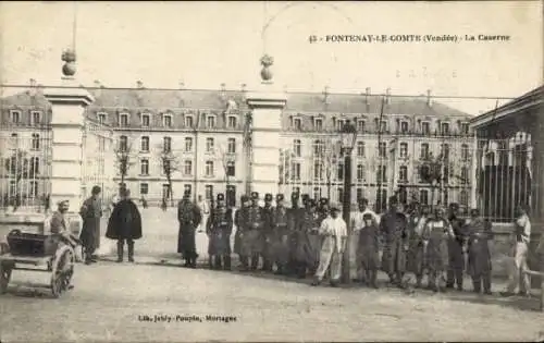 Ak Fontenay le Comte Vendée, La Caserne