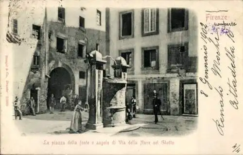 Ak Firenze Florenz Toscana, am Brunnen im Hof