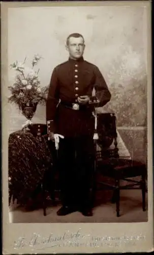 CdV Frankfurt an der Oder, Deutscher Soldat in Uniform, Standportrait