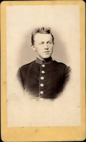 CdV Hildesheim, Deutscher Soldat in Uniform, Portrait