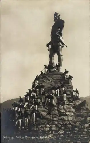 Ak Balholm Sogn Norwegen, Frithjof-Statue mit Schwert