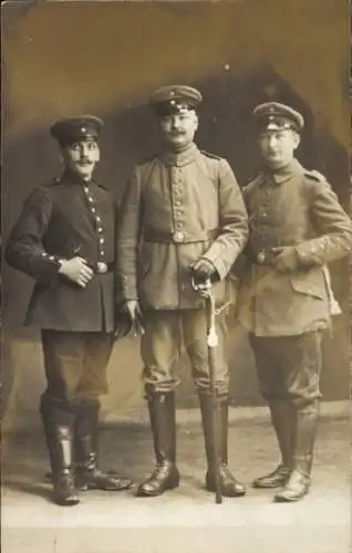 Foto Ak Deutsche Soldaten in Uniformen, Königl. Preußische Kommandantur Cüstrin