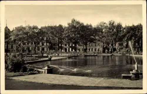 Ak Cottbus in der Niederlausitz, Schillerplatz, Springbrunnen